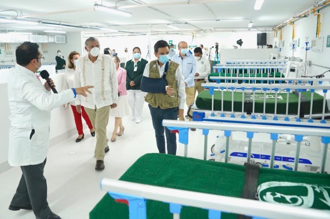 Inauguran Adán y Zoé Robledo  Modulo Hospitalario Temporal