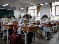 Wuhan reabre sus escuelas