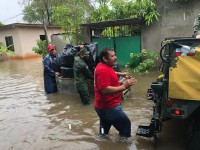 Se auxilia a población  afectada por las lluvias