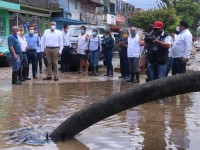 Supervisa Adán Augusto instalación  de equipos de bombeo en Nacajuca