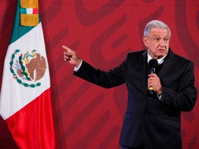 ‘No amenazamos  a nadie’: AMLO