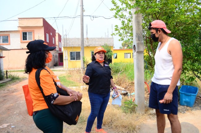 Habitantes del Monal quieren obras y empleos: Ana BerthaVidal Fócil