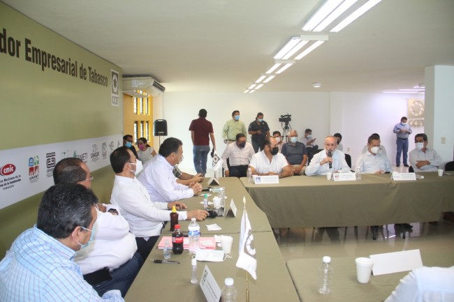 Presenta MAD ejes de acción a los empresarios