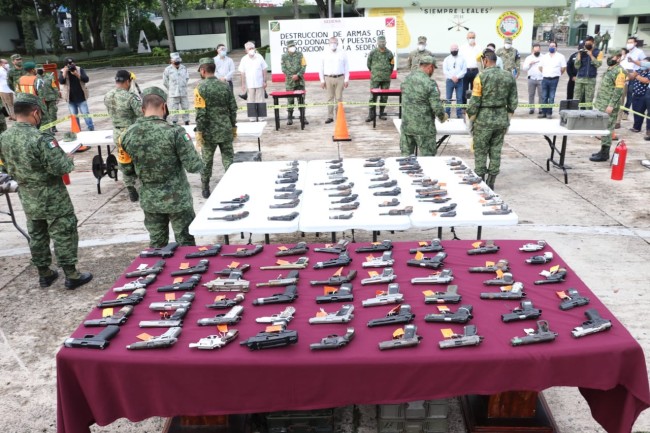 Encabeza Adán Augusto evento de destrucción de armas de fuego