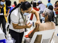 Reanudan vacunación en Centro y  Balancán