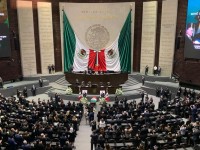 Minuto de aplausos  a Juárez Cisneros