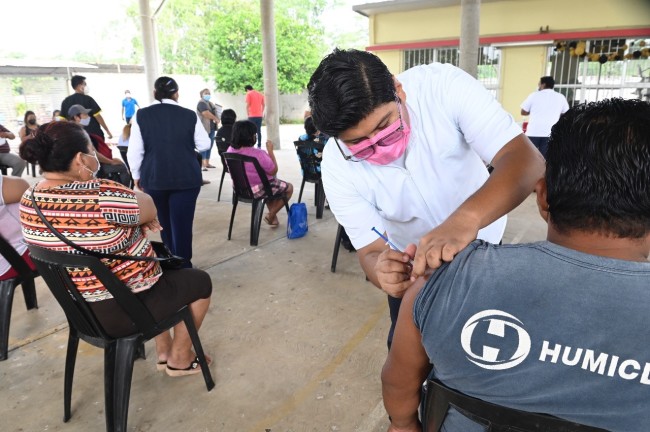 Arranca vacunación en 13 sedes rurales de Centro