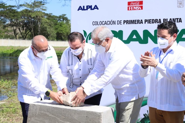 Colocan primera piedra de la Planta de Reciclaje ‘Planeta’