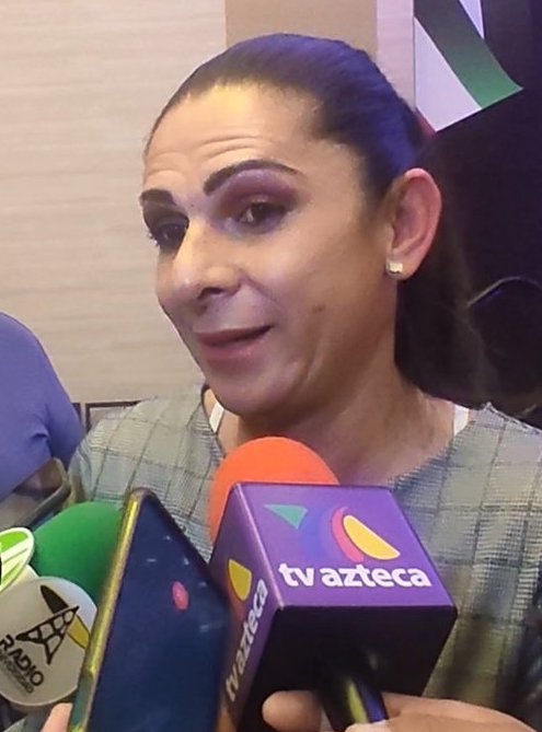 Ana Guevara enfrentada con  Donovan Carrillo