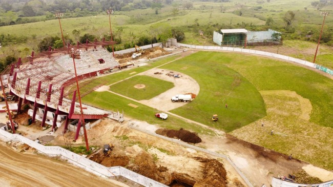 Avanza remodelación del estadio “Tumbapatos de Macuspana”