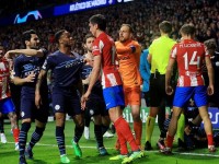 Manchester elimina a un Atlético sin alma