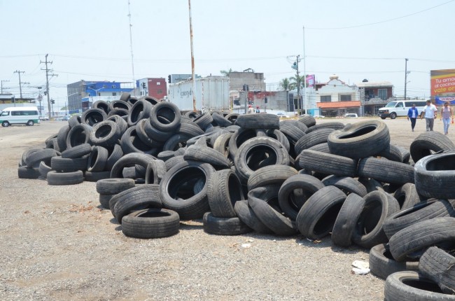 Inicia Salud destrucción de 30 toneladas de llantas