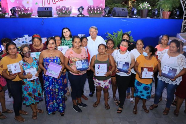 Festival del Día de las Madres en Comalcalco