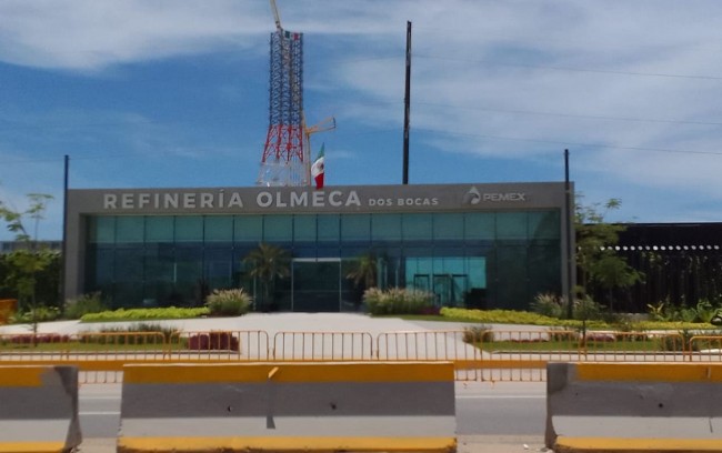 Orden en la refinería Olmeca