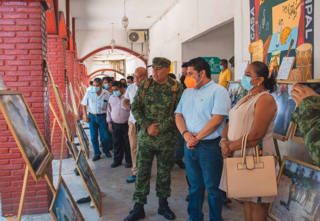 Inauguran exposición fotográfica  de SEDENA “Más cerca de ti”