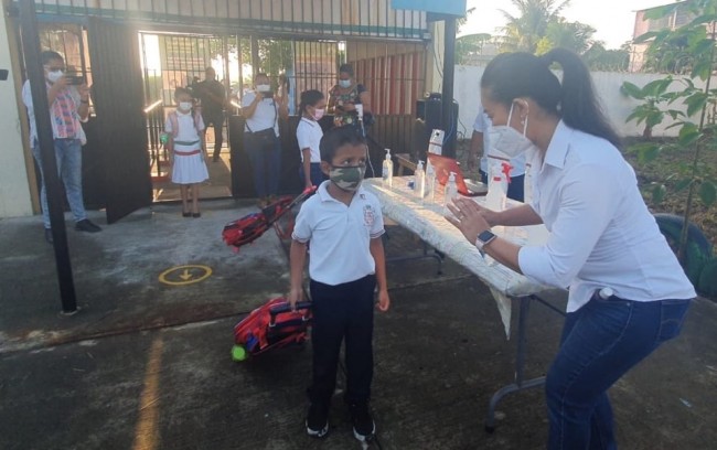 Regreso a las escuelas con fuertes medidas sanitarias