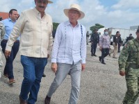 Supervisan Merino y Ken Salazar puestos de control de migración