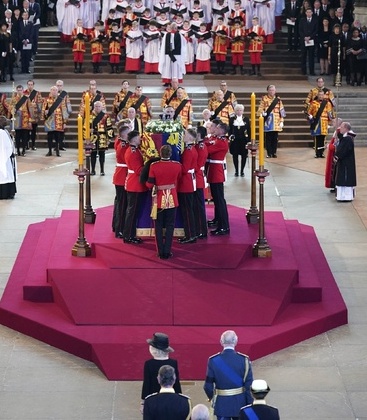 30 horas hay que esperar para despedir a la reina Isabel II