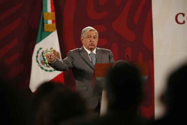 López Obrador segundo  gobernante más popular