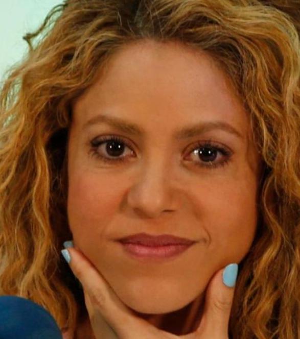 Shakira se la hace de jamón a Piqué