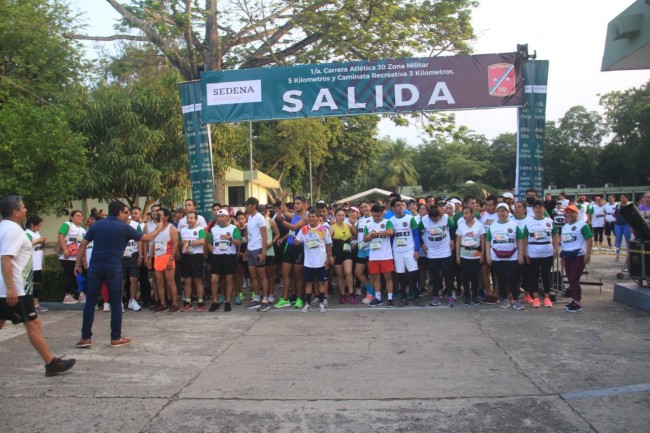 Participan 450 en la carrera atlética militar