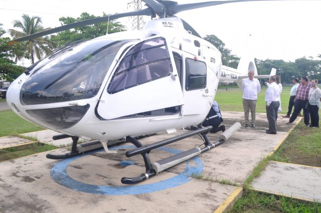 Recibe el Gobierno del Estado un helicóptero donado por Cotemar