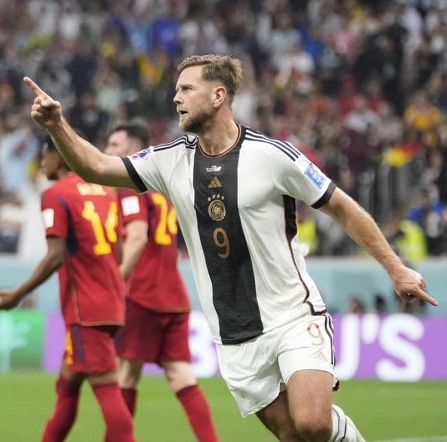 Rescata Alemania el empate ante España