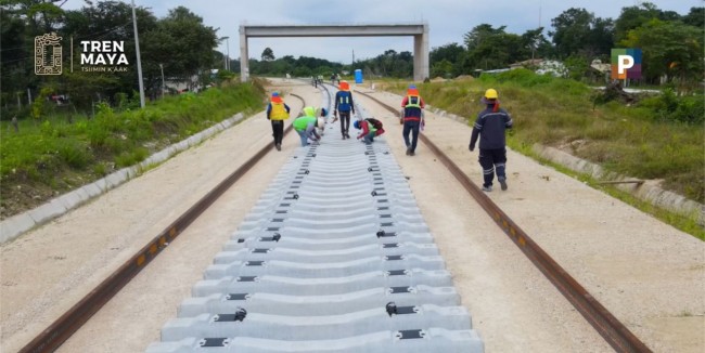 Avanza construcción de andenes en Izamal