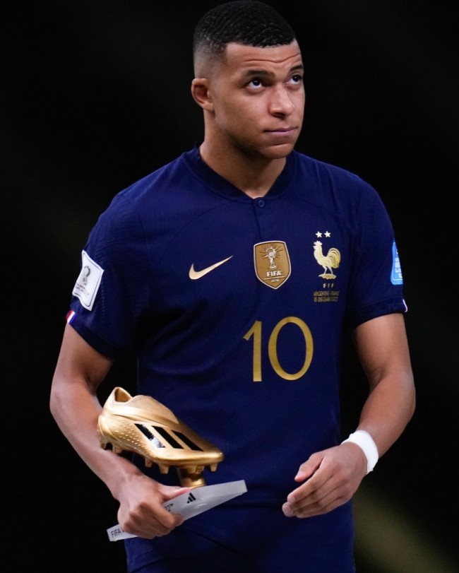 Tras el Hat-Trick  Mbappé es Bota de Oro