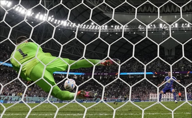 Croacia vence en penaltis a Japón y  avanza a cuartos de final en Qatar
