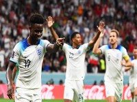 Inglaterra goleó a Senegal  y pasa a cuartos de final