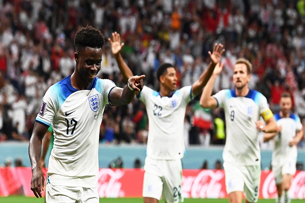 Inglaterra goleó a Senegal  y pasa a cuartos de final