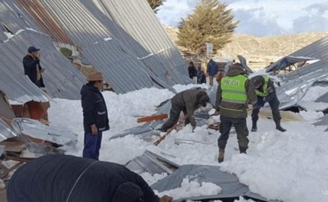 Colapsa techo de una escuela en Bolivia, cuatro muertos y 17 heridos