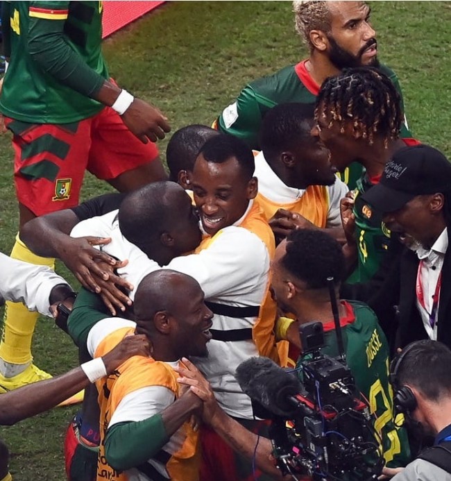 Camerún venció 1-0 a Brasil; pero no calificó