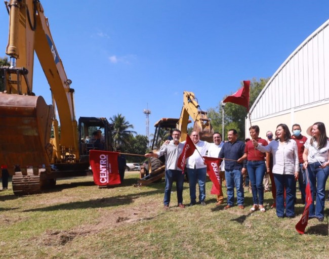 Trabaja Yolanda Osuna mano a mano con ganaderos