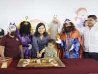Festeja Yolanda Osuna, Día de Reyes con Feria de la Niñez