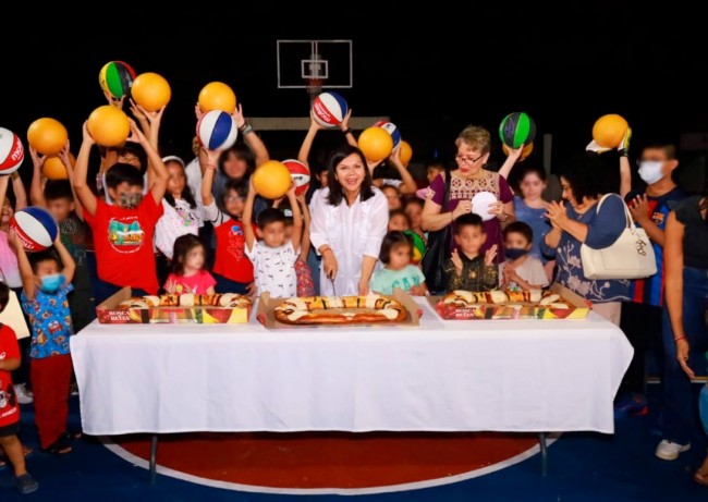 Entrega Yolanda Osuna cancha de usos múltiples en la colonia López Mateos