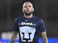 VIDEO HUNDe más  A DANI ALVES