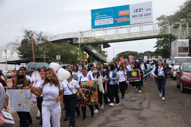 Alzan la voz por la paz; realizan caminata “Nunca Más”