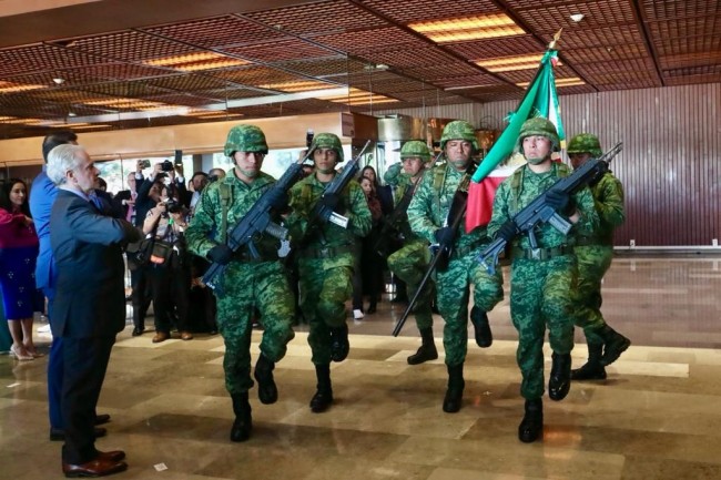 Piden Morena y PT remoción de Creel tras polémica por militares armados en San Lázaro