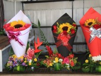 Se preparan vendedores de flores para el ‘Día del Amor’
