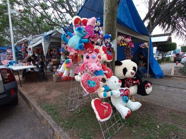 Otorgan permisos temporales a los comerciantes, por el ‘Día del Amor’