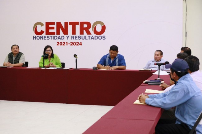 Acuerdan Yolanda Osuna y locatarios más beneficios en mercado de Ocuiltzapotlán