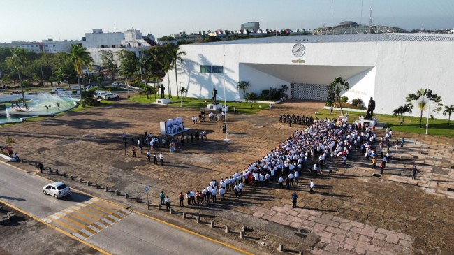 Preside Yolanda Osuna Conmemoración del Día de la Bandera en Plaza de la Revolución