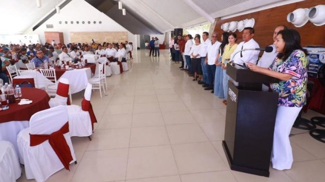 Reconoce Yolanda Osuna a jardineros por mejorar y dignificar espacios públicos