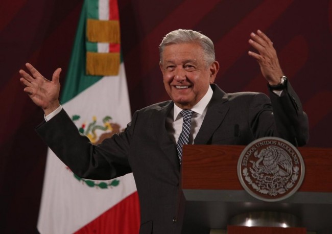 Fiesta en el INE”, ironiza López Obrador sobre regreso de Jacobo Molina al organismo