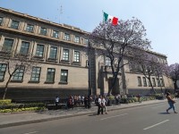 Corte admite controversia  del INE contra plan B