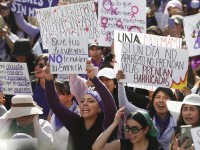 Mujeres piden justicia por feminicidios y desaparecidas