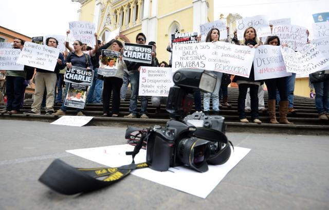 En México, periodistas son víctimas de intimidación y espionaje