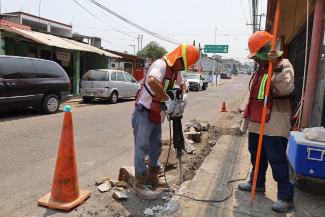 Inicia reconstrucción de carpeta asfáltica en calle Niño Artillero, en Tamulté